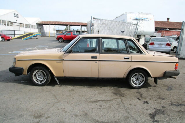 1985 Volvo GL - photo 2
