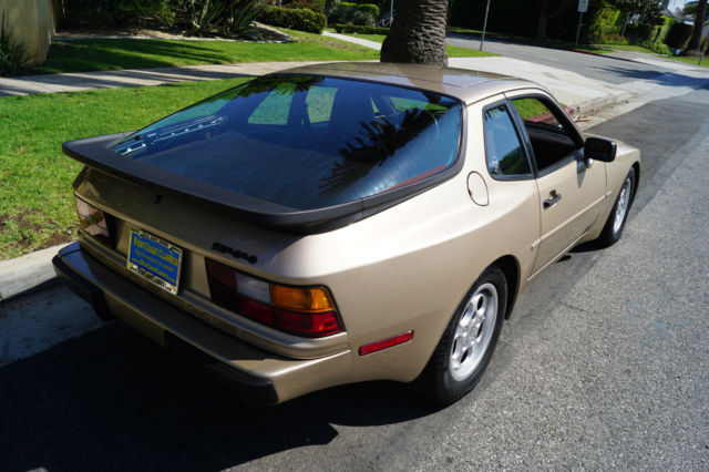 1985 Porsche 944 5 SPD MANUAL COUPE WITH 55K ORIG MILES! - photo 12