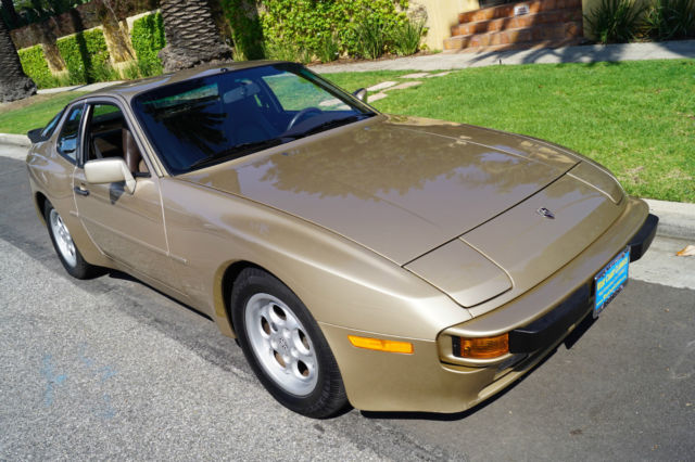 1985 Porsche 944 5 SPD MANUAL COUPE WITH 55K ORIG MILES! - photo 5