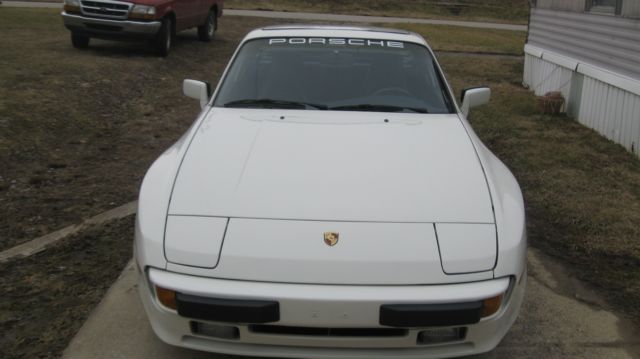 1985.5 Porsche 944 1985 Porsche 944