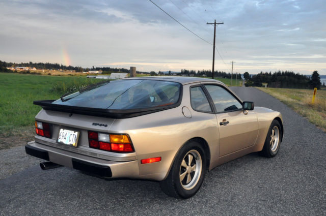 1985 Porsche 944 - photo 2