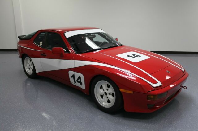 1985.5 Porsche 944 race car with 2.7L engine, LSD, 16x8 Fuchs, Konis + much more 1985 Porsche 944 Base 2dr Hatchback