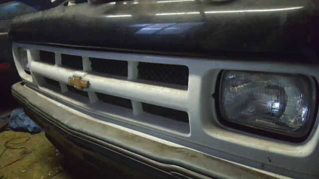 1985/94 s 10 Blazer 2 Door White/ Gray no running but a model you can not find . 1985 Chevrolet S-10 LS