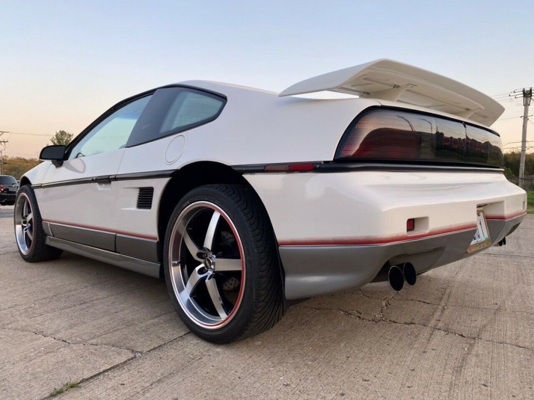 1986 Pontiac Fiero GT - photo 3