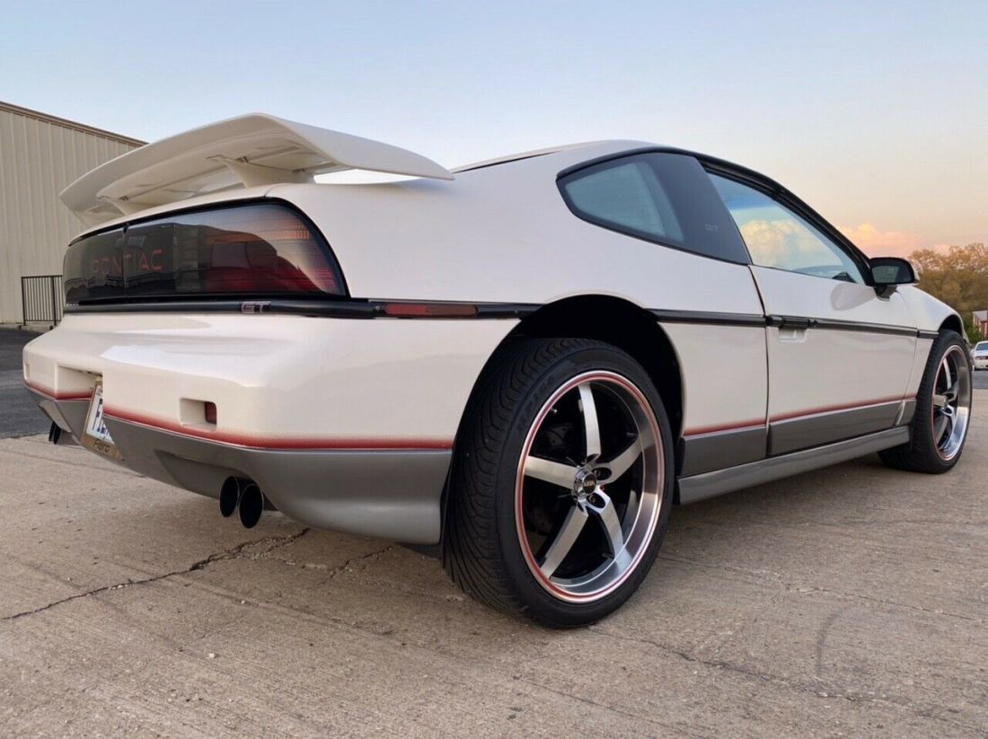 1986 Pontiac Fiero GT - photo 5