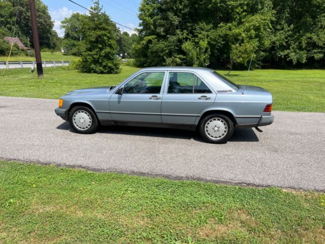1986 190D DIESEL!! RARE RELIABLE DAILY DRIVEN 190D. 1986 Mercedes-Benz 190-Series