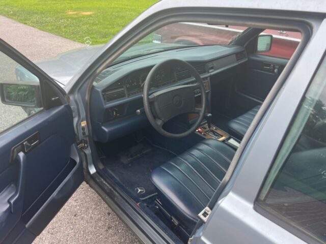 1986 Mercedes-Benz 190-Series - photo 11