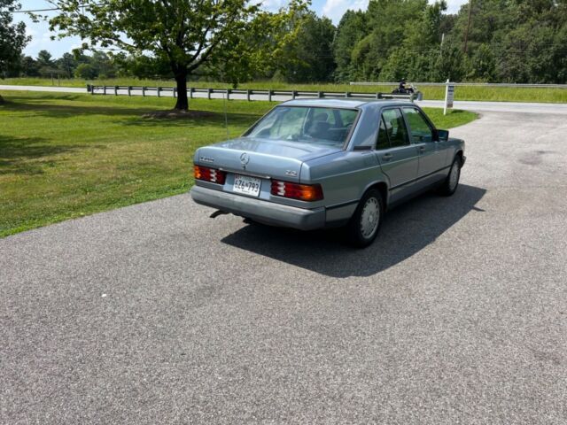 1986 Mercedes-Benz 190-Series - photo 3