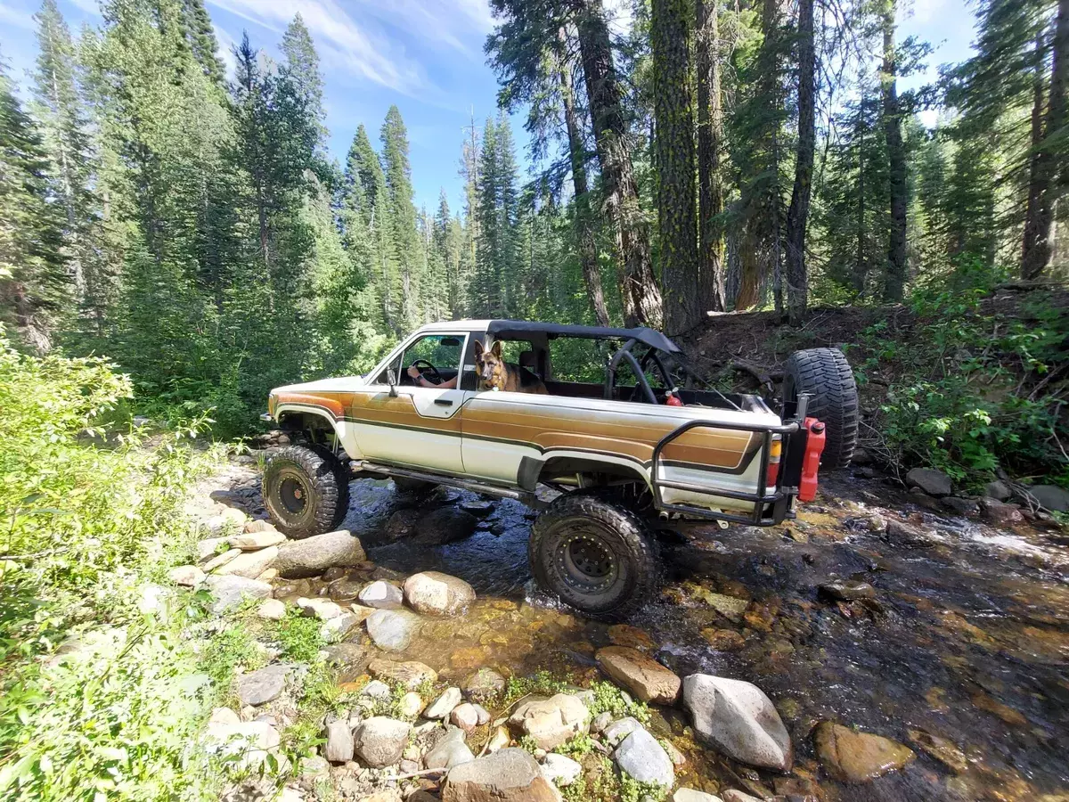 1986 1st Gen 4Runner. Solid axle swapped, rebuilt engine and so much more 1986 Toyota 4Runner