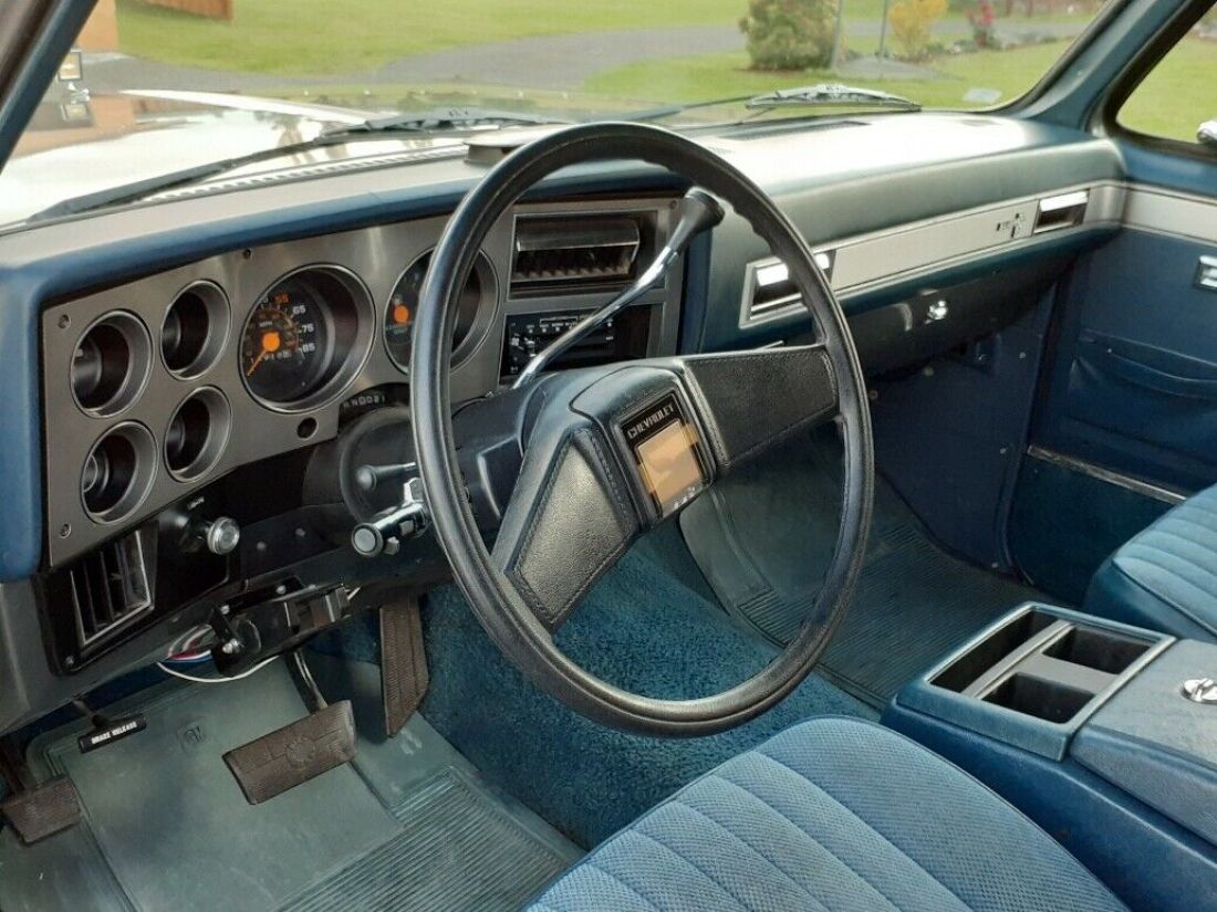 1986 Chevrolet Suburban - photo 2
