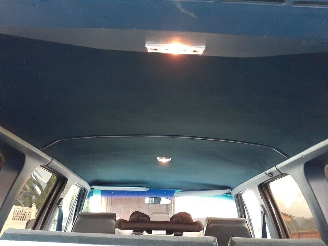1986 Chevrolet Suburban - photo 3