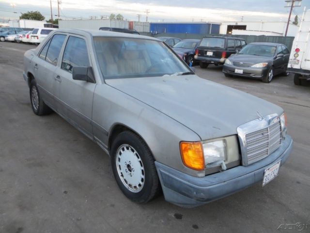 1986 Mercedes-Benz 300-Series 4 Dr - photo 6