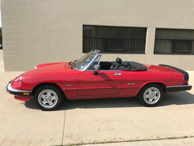 1986 Alfa Romeo Spider - 29,612 original Miles 1986 Alfa Romeo Spider Graduate
