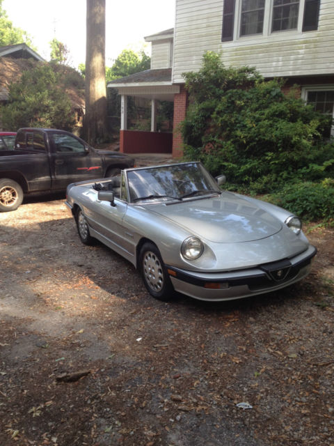 1986 Alfa Romeo Spider Quadrifoglio - Silver 1986 Alfa Romeo Spider Quadrifoglio