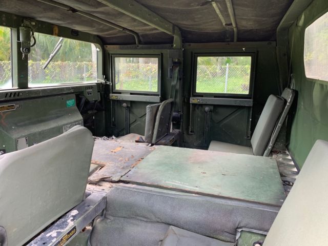 1986 AM General M-998 Hummer H1 - photo 10