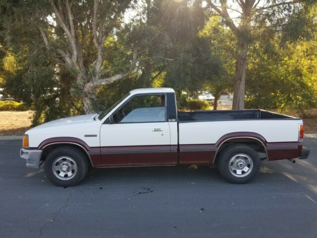 1986 Mazda B-Series Pickups LX - photo 2