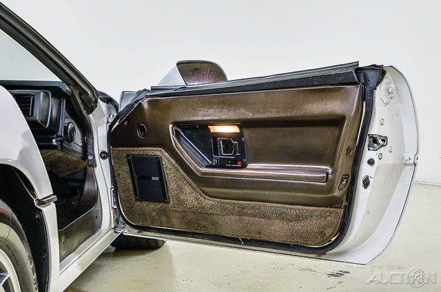 1986 Chevrolet Corvette Base 2dr Hatchback - photo 10