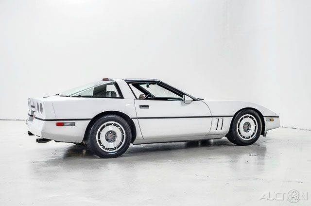 1986 Chevrolet Corvette Base 2dr Hatchback - photo 6