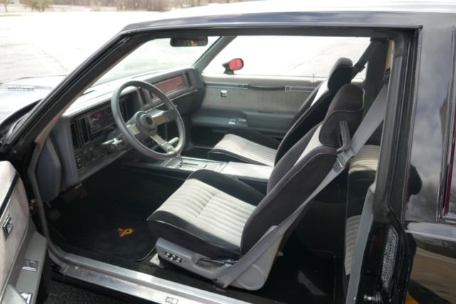 1986 Buick Grand National -NEWER BLACK PAINT-3.8 TURBO-VERY SLICK & FAST- SE - photo 12