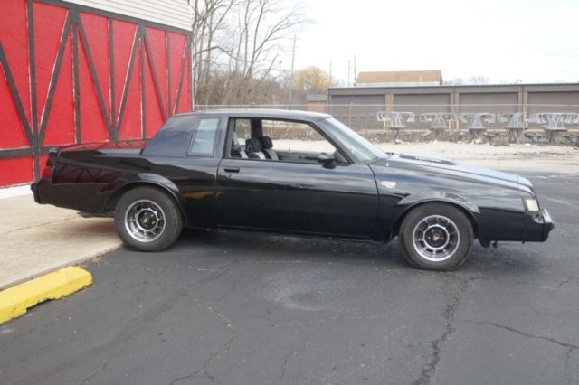 1986 Buick Grand National -NEWER BLACK PAINT-3.8 TURBO-VERY SLICK & FAST- SE - photo 8