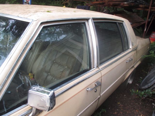 1986 Cadillac Brougham - photo 4