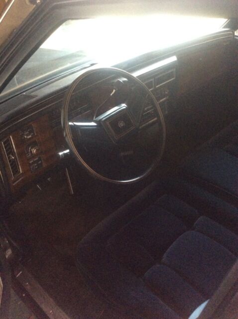 1986 Cadillac Brougham - photo 7