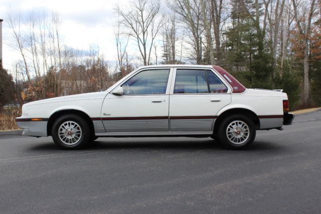 1986 Cadillac Cimarron - photo 2