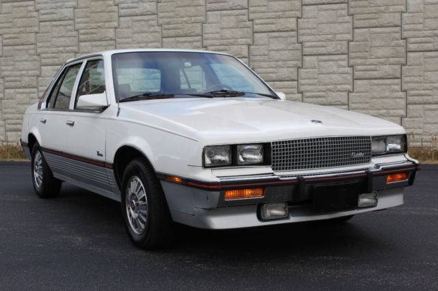 1986 Cadillac Cimarron - photo 3