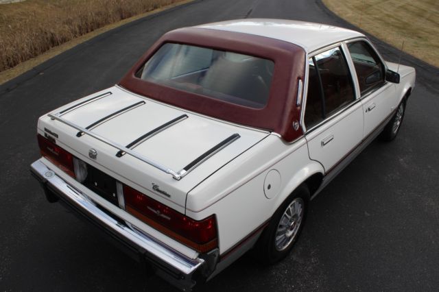 1986 Cadillac Cimarron - photo 4