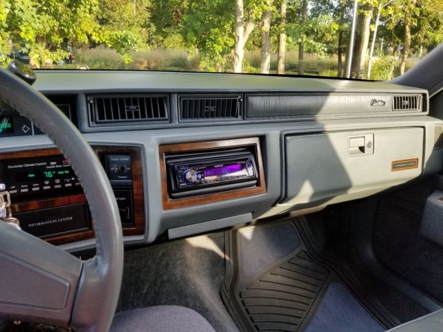 1986 Cadillac DeVille Touring Car - photo 8