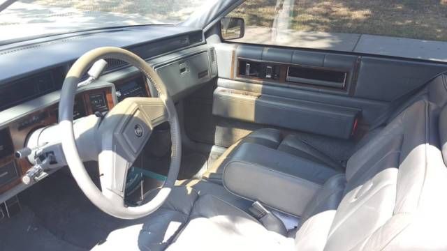 1986 Cadillac DeVille - photo 2