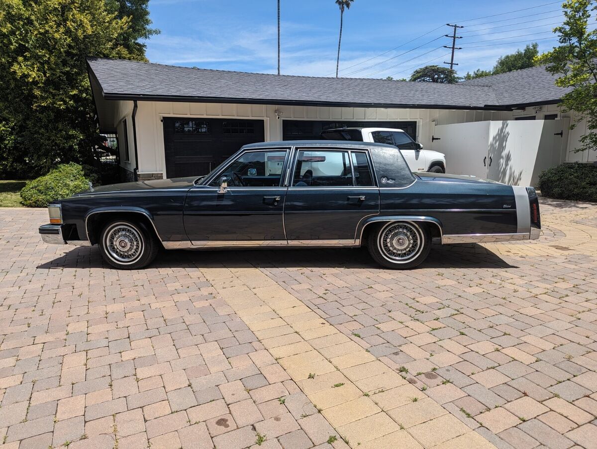 1986 Cadillac Fleetwood BROUGHAM - photo 3