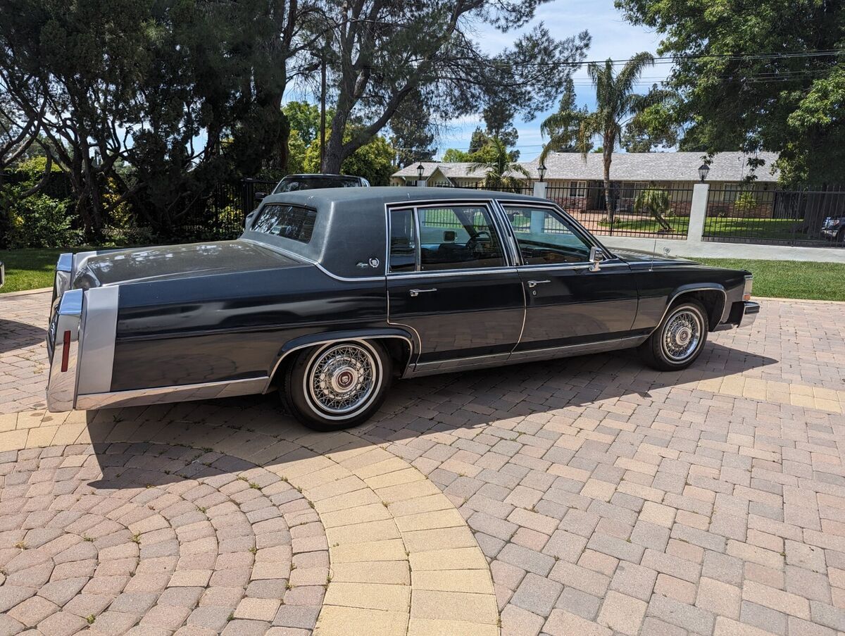 1986 Cadillac Fleetwood BROUGHAM - photo 9
