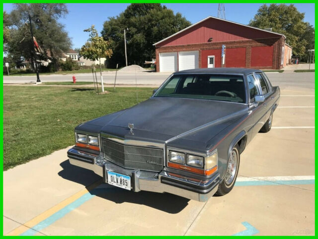 1986 Cadillac Fleetwood Brougham 4 Door 5L V8 4 Speed Automatic 63,000 Miles 1986 Cadillac Fleetwood