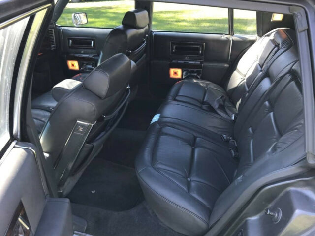 1986 Cadillac Fleetwood - photo 4
