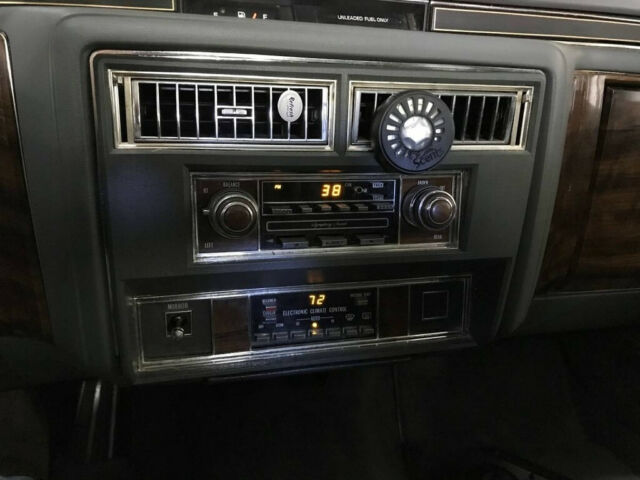1986 Cadillac Fleetwood - photo 6