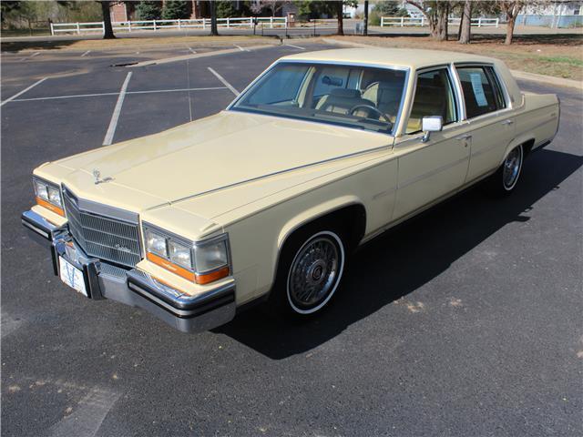 1986 Cadillac Fleetwood -- - photo 5