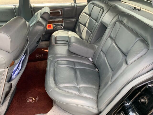 1986 Cadillac Brougham - photo 3