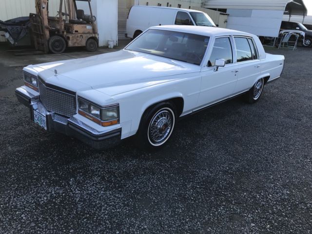 1986 Cadillac Fleetwood Brougham 5.0 L 1986 Cadillac Fleetwood