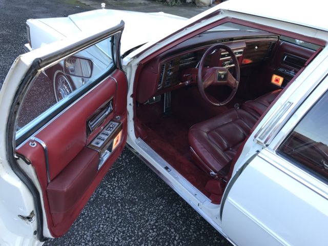 1986 Cadillac Fleetwood - photo 11