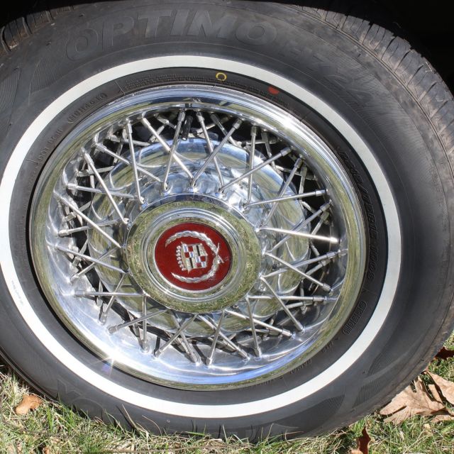 1986 Cadillac Fleetwood Brougham package - photo 9