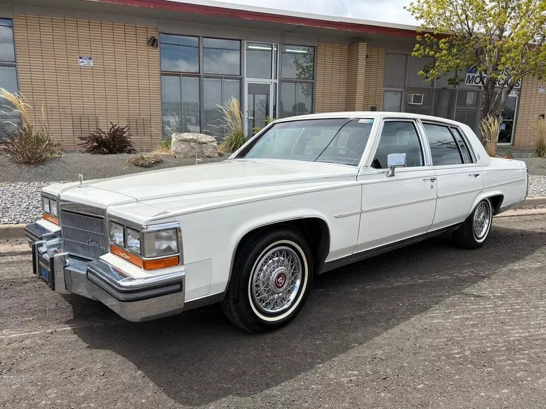1986 Cadillac Fleetwood Brougham Brougham ONE OWNER AND IT SHOWS 86,272 Miles Of 1986 Cadillac Fleetwood Brougham ONE OWNER AND IT SHOWS