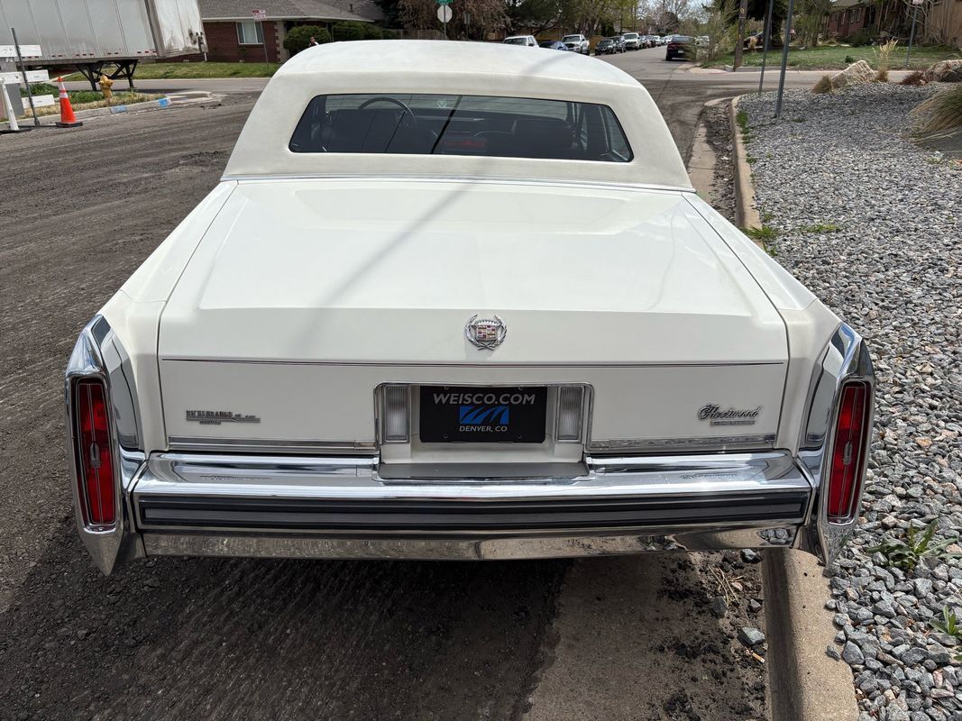 1986 Cadillac Fleetwood Brougham ONE OWNER AND IT SHOWS - photo 6
