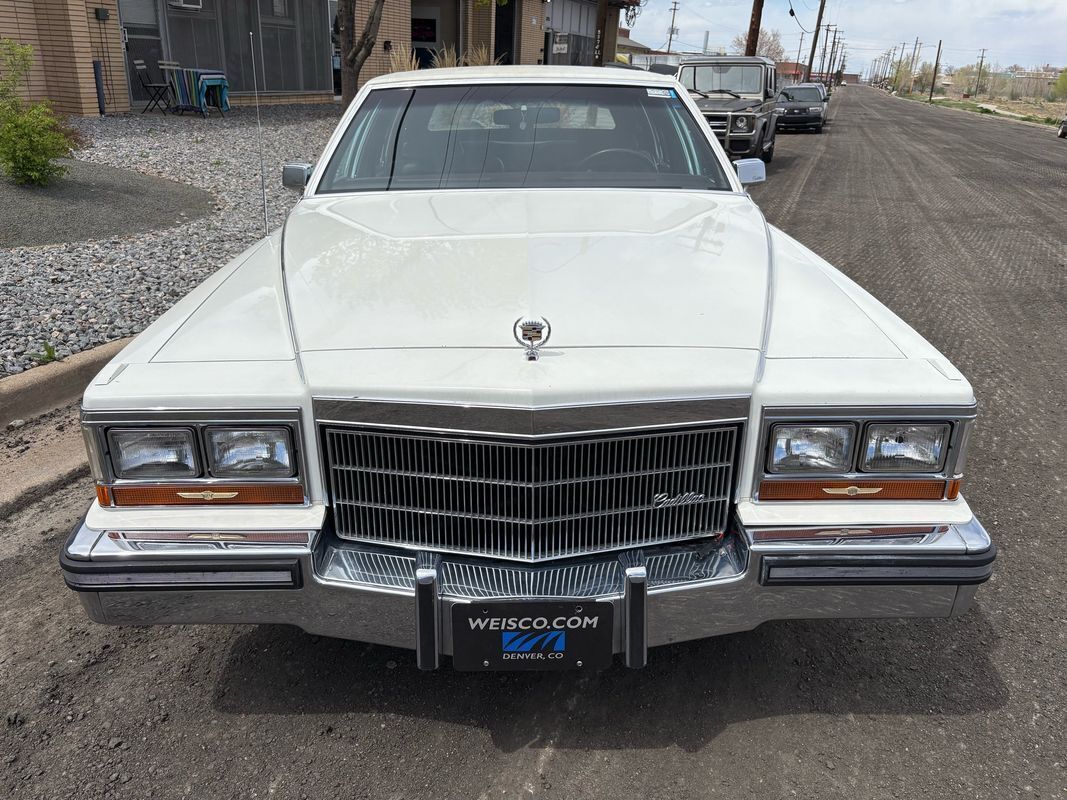 1986 Cadillac Fleetwood Brougham ONE OWNER AND IT SHOWS - photo 7