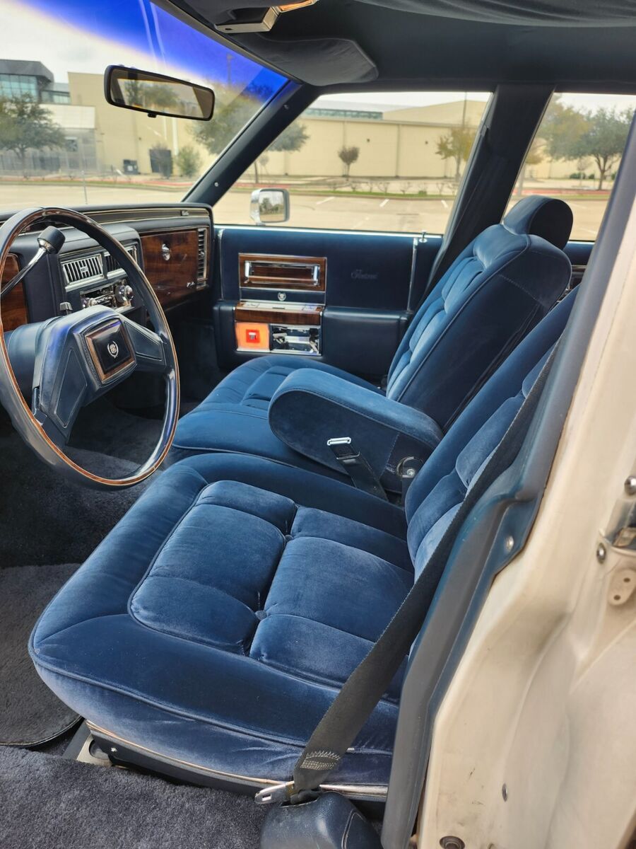 1986 Cadillac Fleetwood BROUGHAM - photo 12