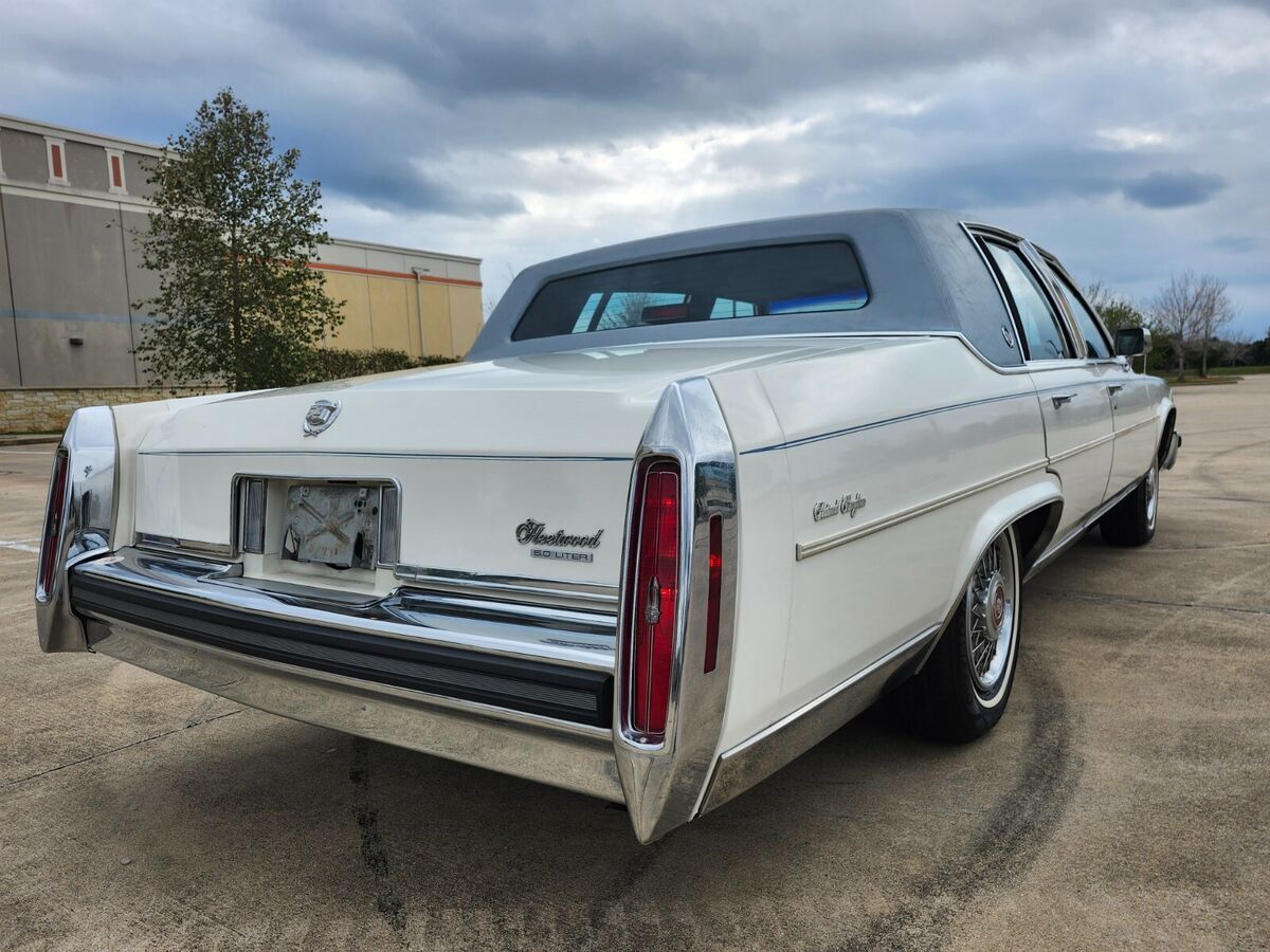 1986 Cadillac Fleetwood BROUGHAM - photo 6