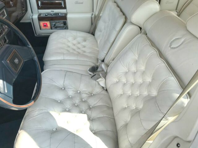 1986 Cadillac Fleetwood Brougham D'elegance - photo 10