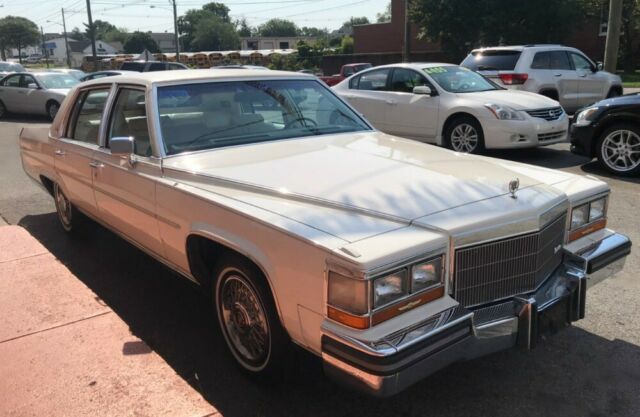 1986 Cadillac Fleetwood Brougham D'elegance - photo 4