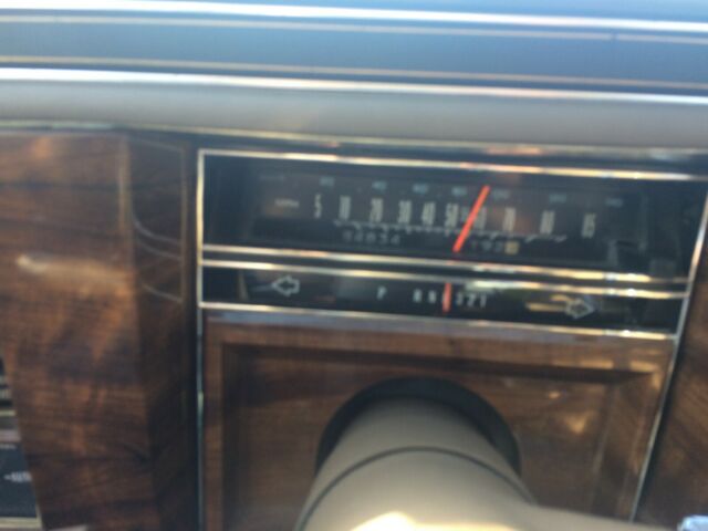 1986 Cadillac Fleetwood Brougham - photo 11