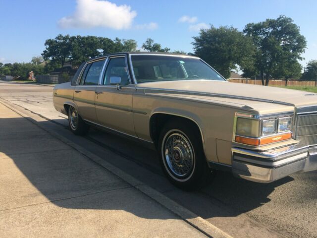 1986 Cadillac Fleetwood Brougham - photo 2